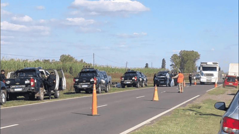 Los vehículos atacados volvían de Piñero donde fueron a buscar a un familiar que recuperó su libertad.