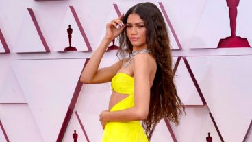 Zendaya y su vestido cut out más que aplaudido en la alfombra roja de los Premios Oscar 2021