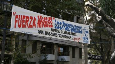 El pasacalle dejado por el gremio portuario frente al Parque.