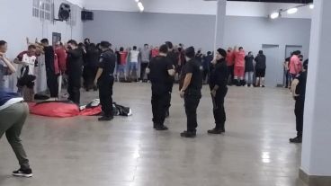 Los demorados serán notificados de que se les iniciará una causa penal por el incumplimiento del decreto presidencial.