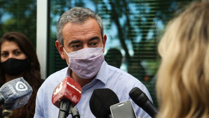 El intendente pide el regreso a las aulas.