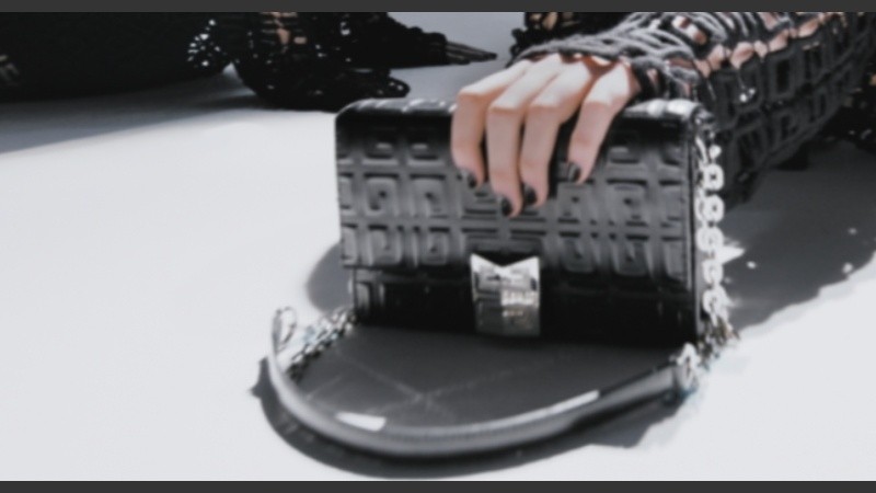 El nuevo must have en cuanto a accesorios, en las manos de Meadow Walker