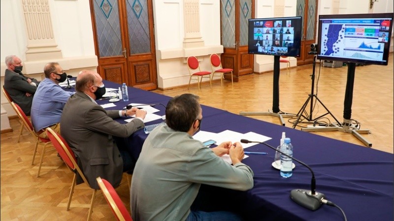 Tras la reunión, los intendentes firmarán un escrito respaldando el pedido de cambio de categoría sanitaria.