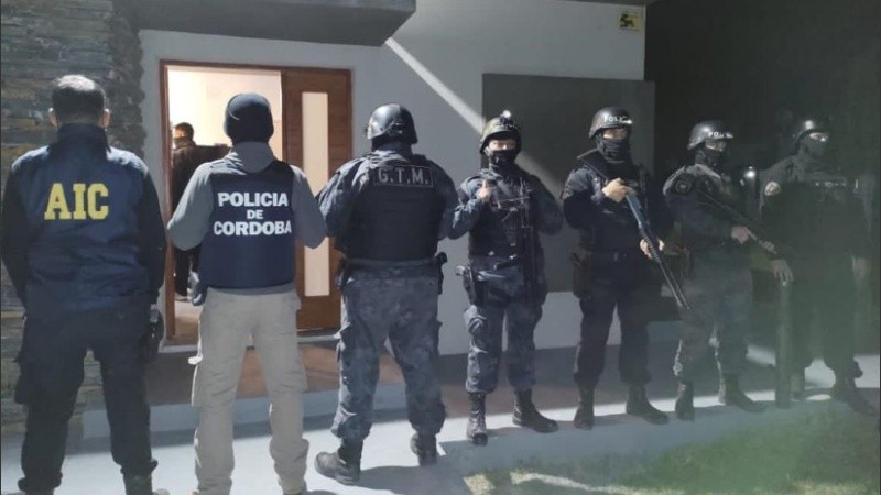 La AIC y la Policía de Córdoba hicieron los allanamientos. 