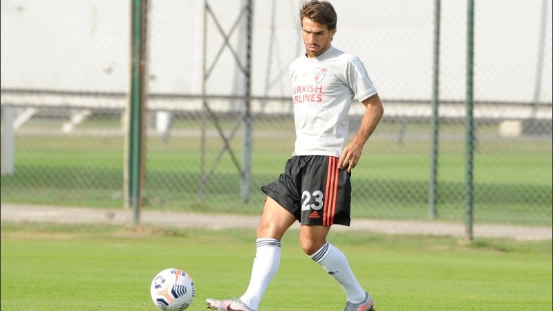 Leo Ponzio sería titular en la escuadra de Gallardo.