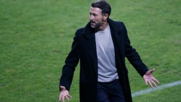 El Kily González destacó la actitud de sus futbolistas pese a tener 10 en cancha.