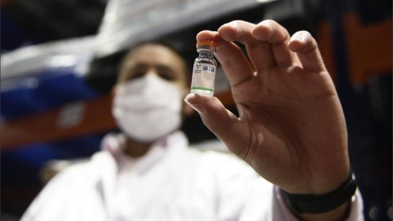 El gobierno argumenta que la demora en la vacunación no es solo un problema de Argentina