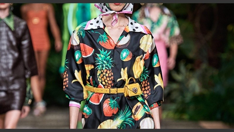 Las frutas coparon las pasarelas en las presentaciones de la nueva temporada