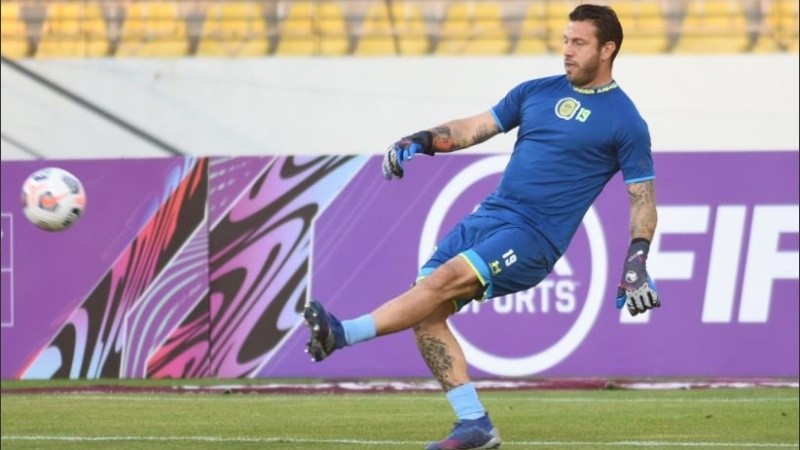 Jorge Broun terminó dolorido en la rodilla el partido con Huachipato.