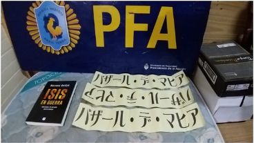 El material relacionado al extremismo que fue secuestrado.