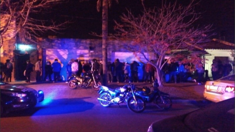 Las fiestas clandestinas se suceden cada fin de semana y suponen una movilización de decenas de personas. 