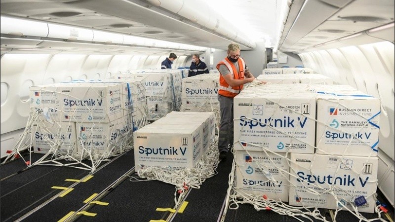 Una vez en suelo argentino, las dosis comenzarán a distribuirse en todo el territorio nacional.