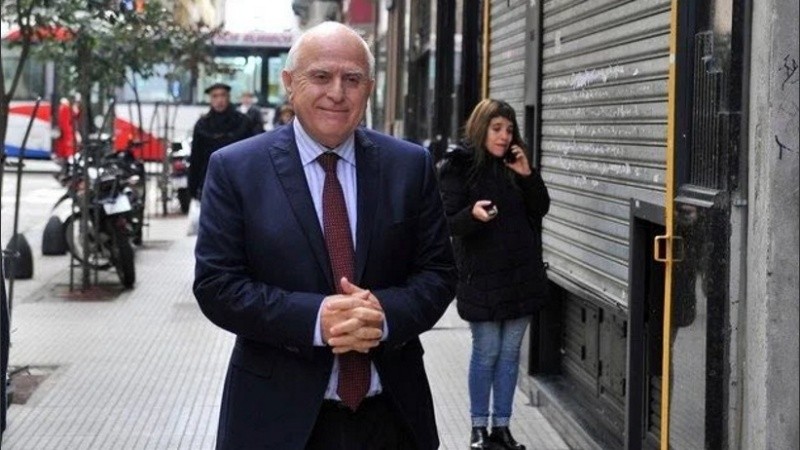 Lifschitz en el centro de su querida Rosario