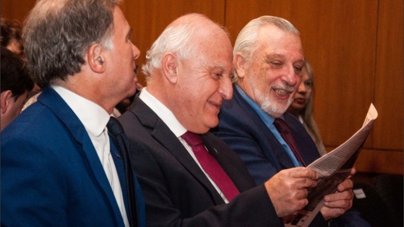 Lifschitz, siempre empapado de la realidad en los diarios y en el territorio