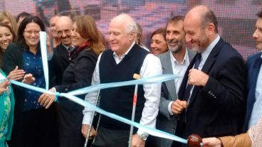 Caruana con Lifschitz en la inauguración de la maternidad del Roque Sáenz Peña.