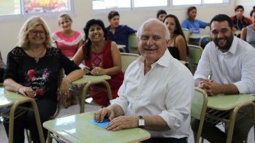 El ex gobernador el día de la inauguración de la escuela.