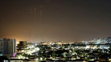 Misiles lanzados desde Israel para interceptar otros provenientes de Gaza.