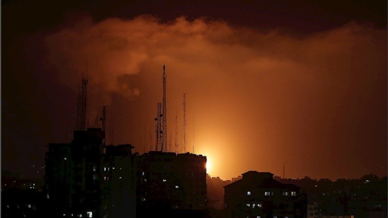Hamas informó 100 cohetes contra la zona de Tel Aviv.