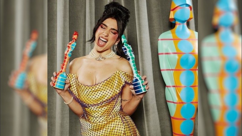 La cantante y modelo británica Dua Lipa