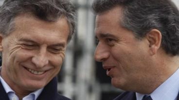 El exministro de Agroindustria Luis Etchevehere junto al exmandatario Mauricio Macri.