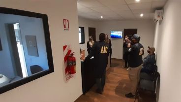 Los operativos se realizaron en tres domicilios de Rosario.