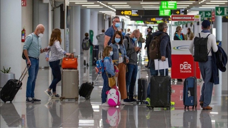 El consejo del Ministerio del Interior establece que los visitantes sin visas de trabajo pueden 