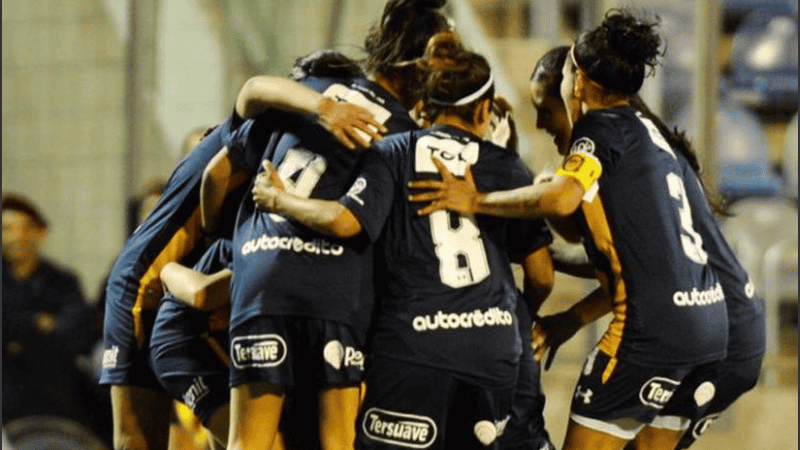 El último partido también se disputó en el Gigante y fue el primero en la era profesional.