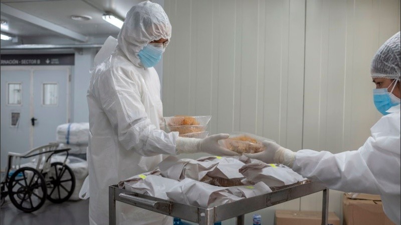 Pese a estar vacunados, los contagios en salud siguen y aumentaron en la segunda ola.