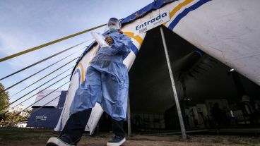 El gobierno provincial extendió las medidas de confinamiento para la mayoría de los rubros.