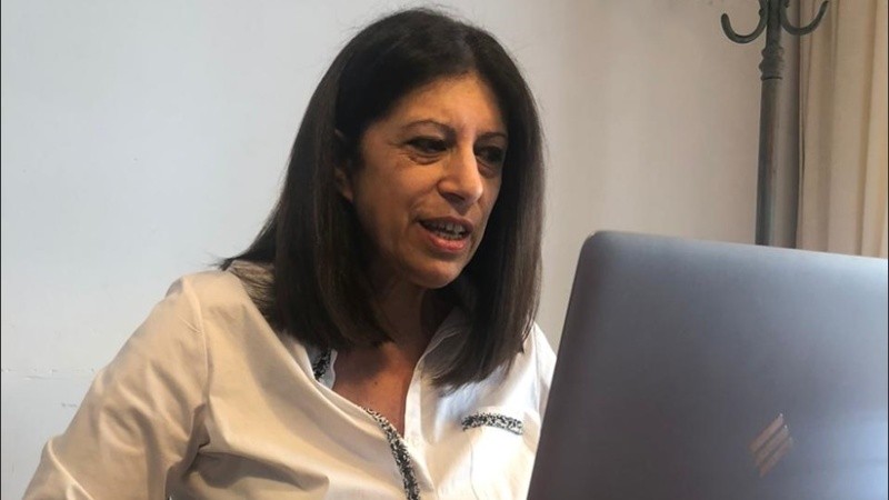 La diputada Clara García.