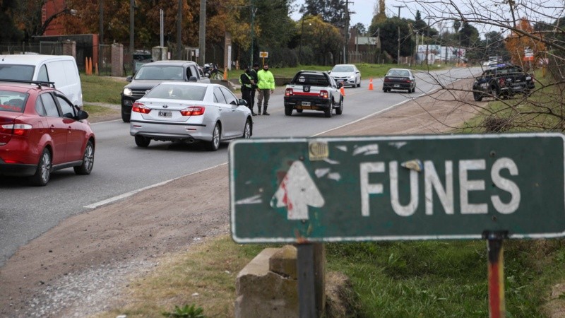 El ingreso a Funes este jueves. Santacroce anticipó controles aún más fuertes a partir de este viernes. 