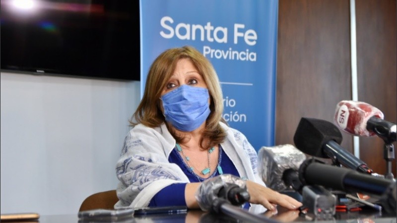 La ministra Cantero quedó en el ojo de la tormenta por sus dichos sobre las clases virtuales