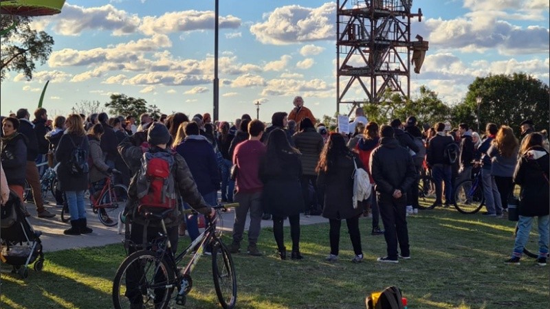 Cientos de personas escucharon este domingo en Rosario a los 