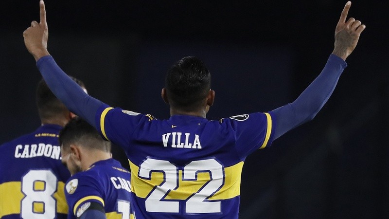 Villa anotó el segundo y generó el tercero para la goleada de Boca que sigue en la Libertadores.