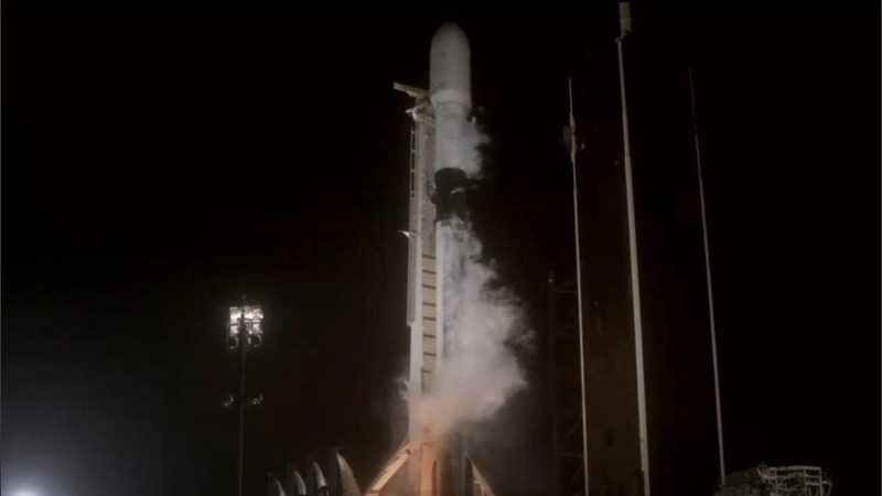 Video: SpaceX lanzó al espacio 60 satélites más para su red de internet ...