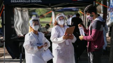 "No podemos pronosticar qué va a pasar con la inmunidad de las vacunas que están siendo fabricadas en virtud del virus que viene circulando", dijo el secretario de salud provincial, Jorge Prieto
