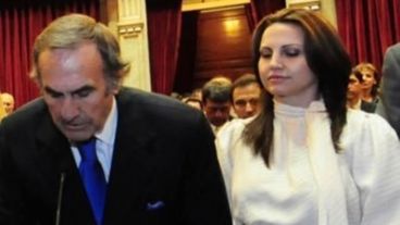 La hija del senador explicó las razones de los tuits borrados.