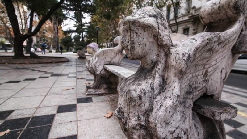 La suciedad y la falta de mantenimiento en algunos puntos del bulevard es evidente. 