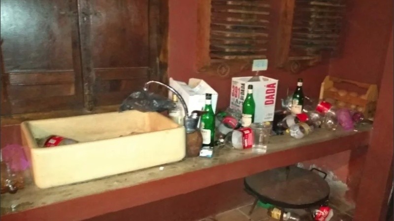 En el lugar se secuestraron bebidas alcohólicas.