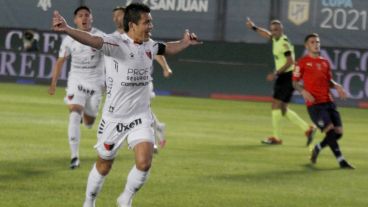 La figura del campeonato busca darle a su equipo el primer título de su historia.