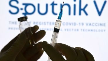 Desde la provincia de Buenos Aires señalaron que "estos resultados apoyan la estrategia de diferir las segundas dosis".