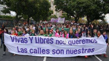 Una vez más resuena el reclamo por la libertad de la mujer.