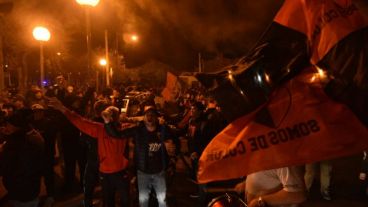 El lunes pasado Santa Fe se llenó de hinchas sabaleros que salieron a festejar a pesar del covid.