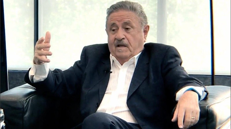 Con respecto a la vacunación de su esposa, Duhalde aclaró que fue una condición que él puso para inocularse. 