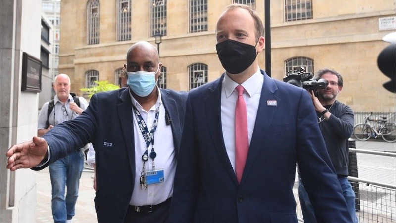 El ministro británico de Salud ,Matt Hancock.