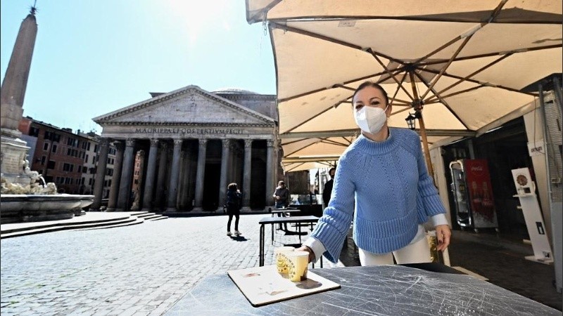 El país ya habilitó desde inicios de junio el consumo dentro de bares y restaurantes.
