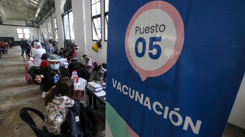 La vacunación se expande en Rosario y en la provincia.