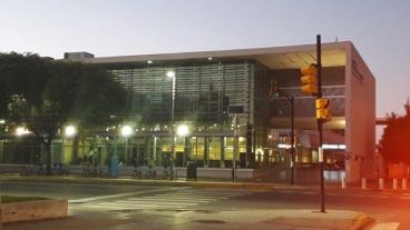 El ataque ocurrió en la zona oeste y la víctima fue derivada al Heca.