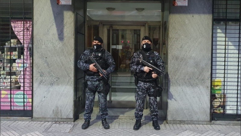 Mitre al 1600, uno de los lugares allanados en Rosario.