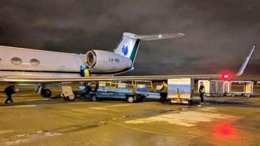 Los 32 respiradores elementales llegaron hace casi 10 meses a Rosario y siguen retenidos